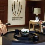 رئيس البرلمان العربي يسلم ملك الأردن وسام القائد وهو أرفع وسام يمنحه البرلمان العربي لقادة الدول (2)