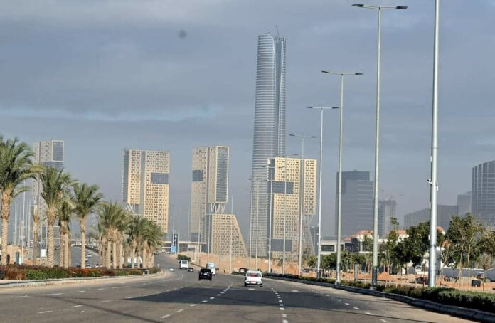 العاصمة الجديدة تقرير تحليلي يرصد بالأرقام والبيانات الرسمية كيف ترد مصر على مزاعم مجلة الإيكونوميست بشأن العاصمة الإدارية الجديدة والعلاقات المصرية الإماراتية، مع الاستناد إلى بيانات حكومية وتقارير البنك الدولي والأمم المتحدة.
