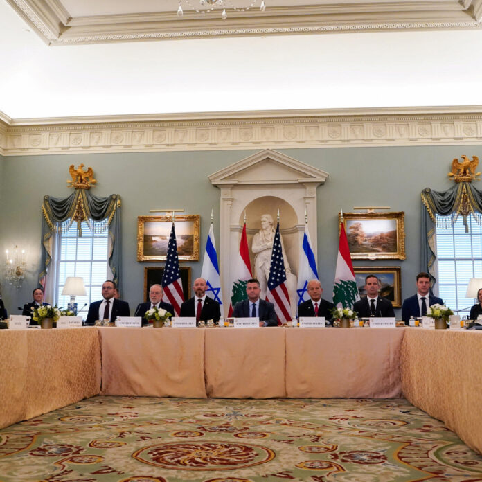 تحليل سياسي معمق يقرأ دلالات الجولة الخامسة من المحادثات اللبنانية الإسرائيلية في واشنطن خلال يونيو 2026، وعلاقتها بالتفاهم الأمريكي الإيراني، ومستقبل جنوب لبنان، ودور حزب الله، واحتمالات نجاح المسار التفاوضي في إعادة رسم التوازنات الإقليمية.