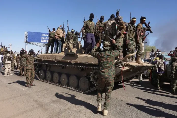 الجيش السوداني تحليل سياسي يتناول العقوبات الأمريكية على السودان على خلفية اتهامات باستخدام أسلحة كيماوية، وتأثيرها على الحرب الأهلية، ومستقبل الصراع، والمصالح الأمريكية الاستراتيجية في البحر الأحمر والقرن الإفريقي.