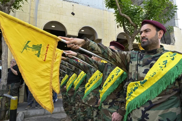 حزب الله اللبناني تحليل سياسي معمق يناقش مستقبل حزب الله في ضوء التفاهمات اللبنانية الإسرائيلية، وتحولات دور الدولة اللبنانية، وتأثير المتغيرات الإقليمية على موازين القوة في لبنان والشرق الأوسط.