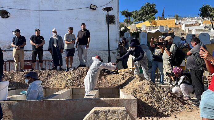 tragedia-ceuta-tarajal-cementerio-sidi-embarek-acoge-primeros-entierros-1