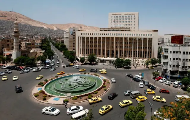 دمشق تحليل سياسي يقرأ دلالات تصنيف دمشق في المرتبة الأخيرة عالمياً بمؤشر قابلية العيش لعام 2026، ويستعرض كيف أعادت الحرب والاقتصاد والعقوبات تشكيل مستقبل العاصمة السورية.
