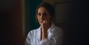 الممثلة جليلة التلمسي في إحدى لقطات الفيلم